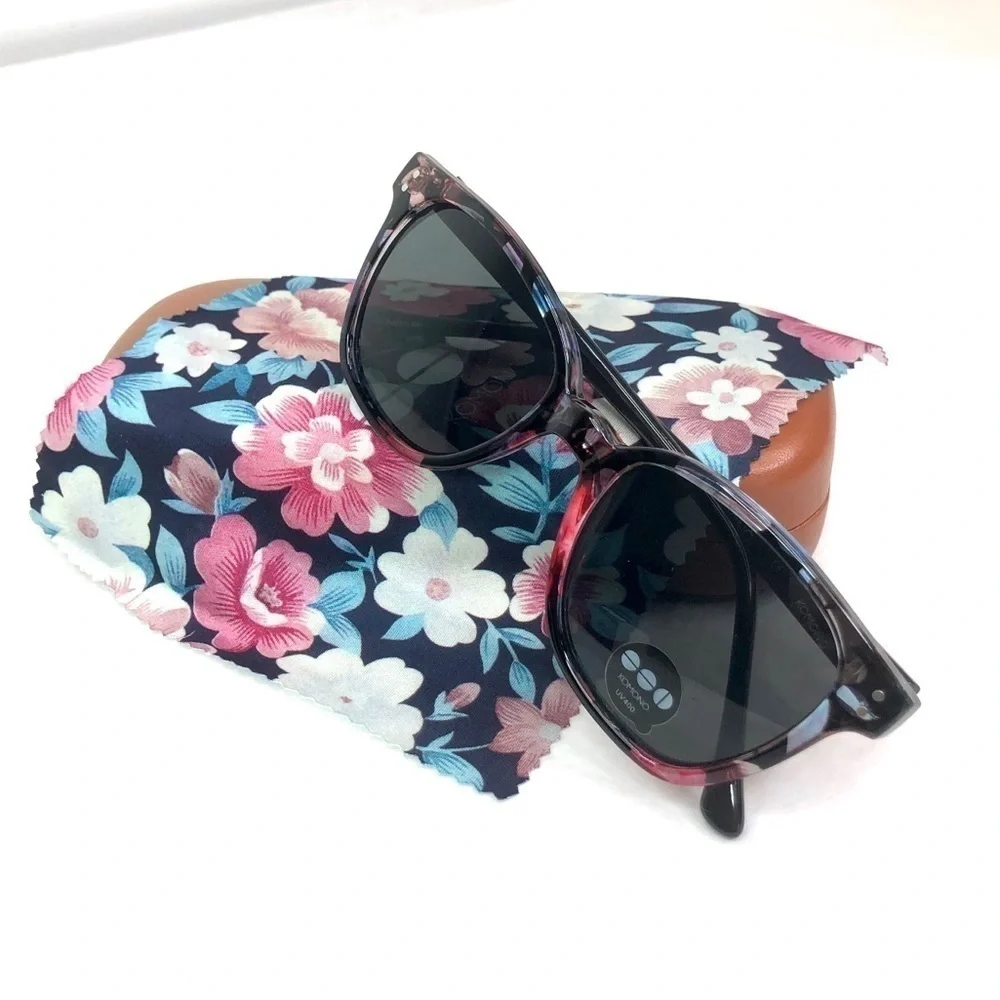 KOMONO Renee Floral Sunglasses Black Pink NEW